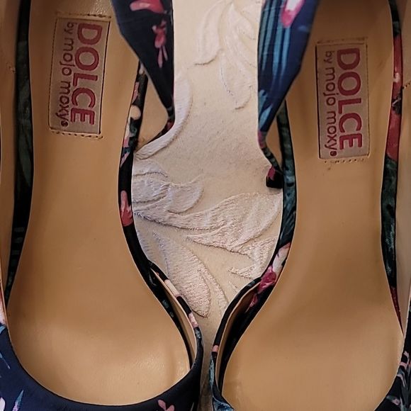 Dolce By Mojo Moxy Tropical Print Heels - Picture 6 of 13
